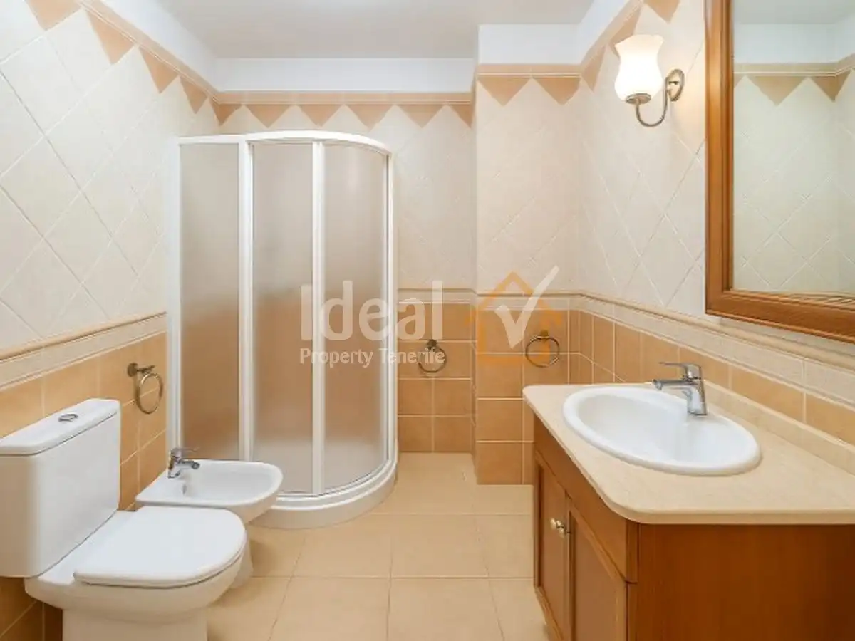 Bathroom of Houses for sale in El Rosario  with Private garden, Terrace and Swimming Pool