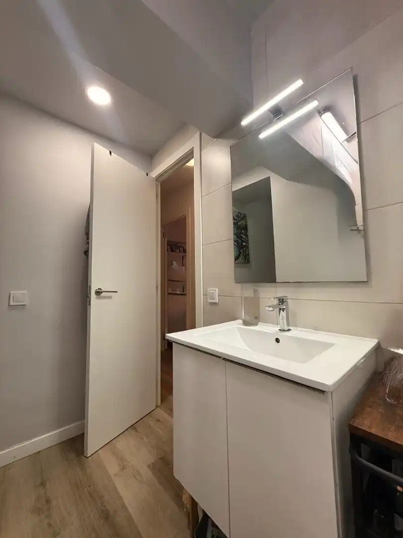 Bathroom of Flat for rent in Barcelona  with Air Conditioner, Heating and Parquet flooring
