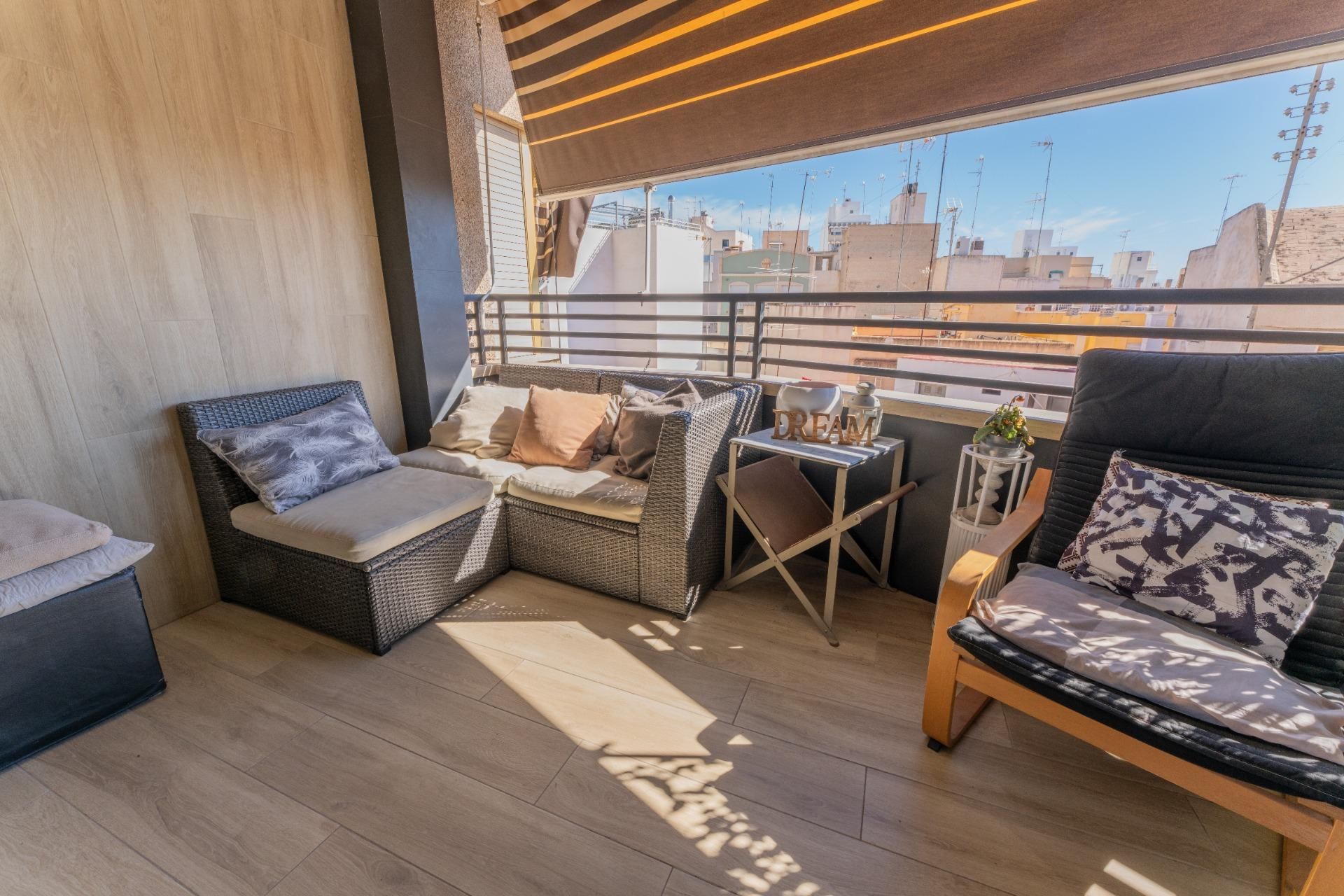 Terrassa de Pis en venda en Elche / Elx amb Aire condicionat, Calefacció i Terrassa