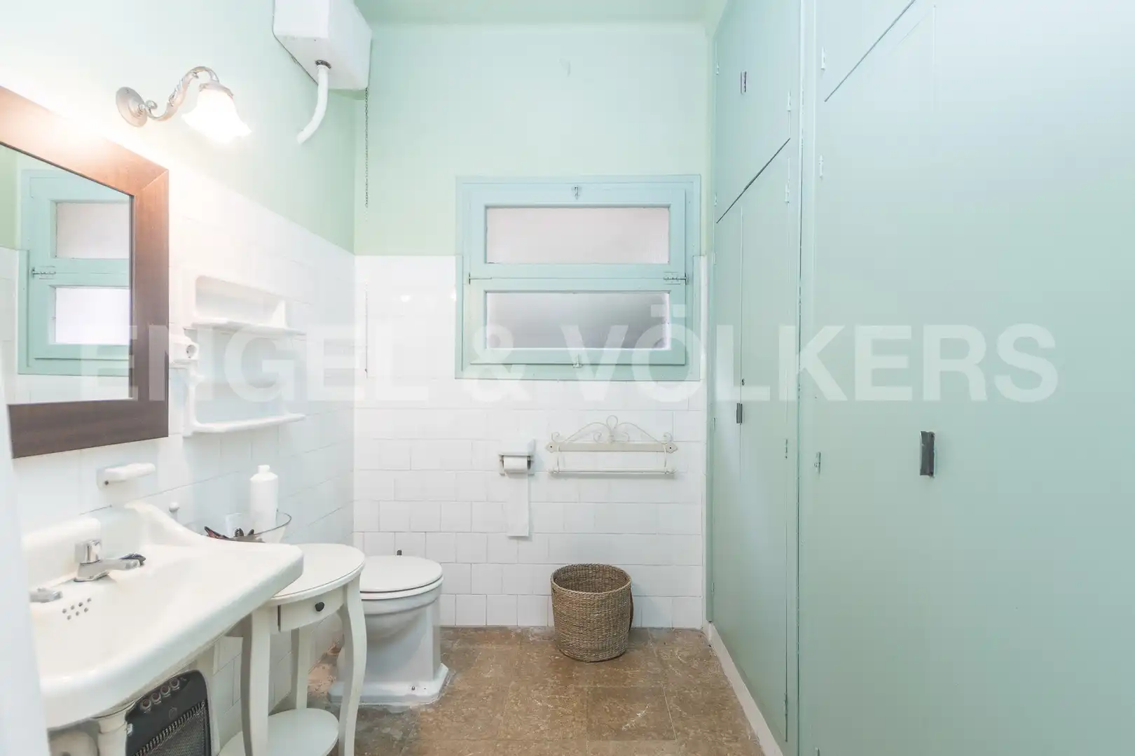 Baño de Finca rústica en venta en Sant Cebrià de Vallalta con Calefacción, Jardín privado y Terraza