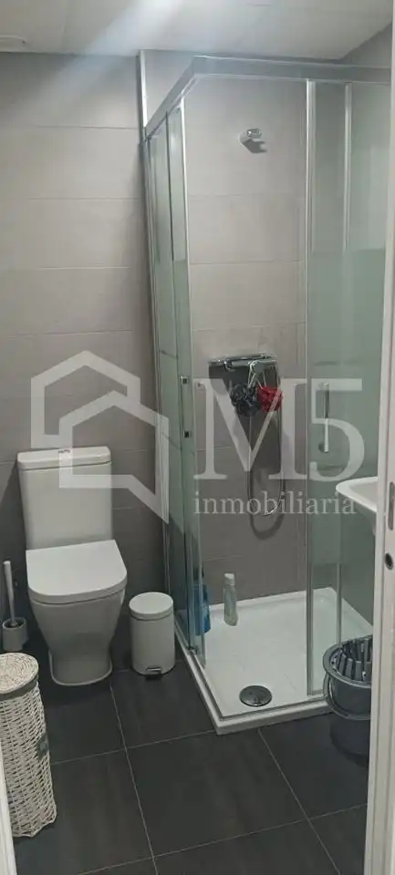 Baño de Piso de alquiler en Vélez-Málaga con Aire acondicionado, Terraza y Amueblado