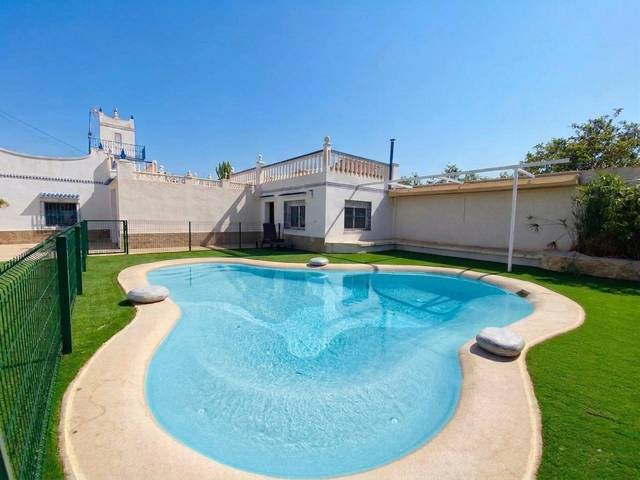 Casa-chalet en Alquiler en Los Montesinos