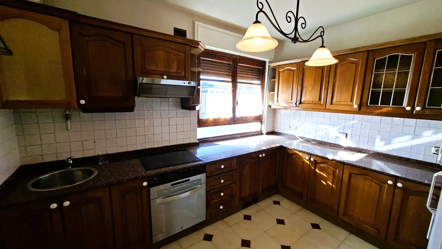 Cocina de Casa o chalet de alquiler en Gijón  con Calefacción, Jardín privado y Parquet