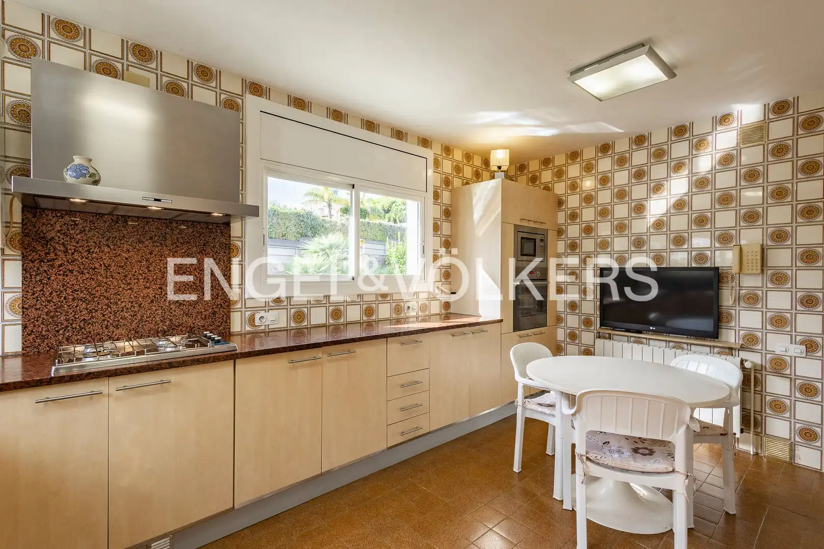 Cocina de Casa o chalet en venta en Vilanova i la Geltrú con Aire acondicionado, Calefacción y Jardín privado