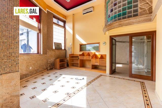 Local comercial en Venta en Avda. de Bueu en Cangas pueblo