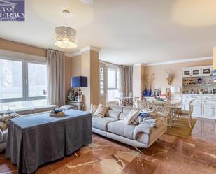 Living room of Flat for sale in  Granada Capital  with Storage room