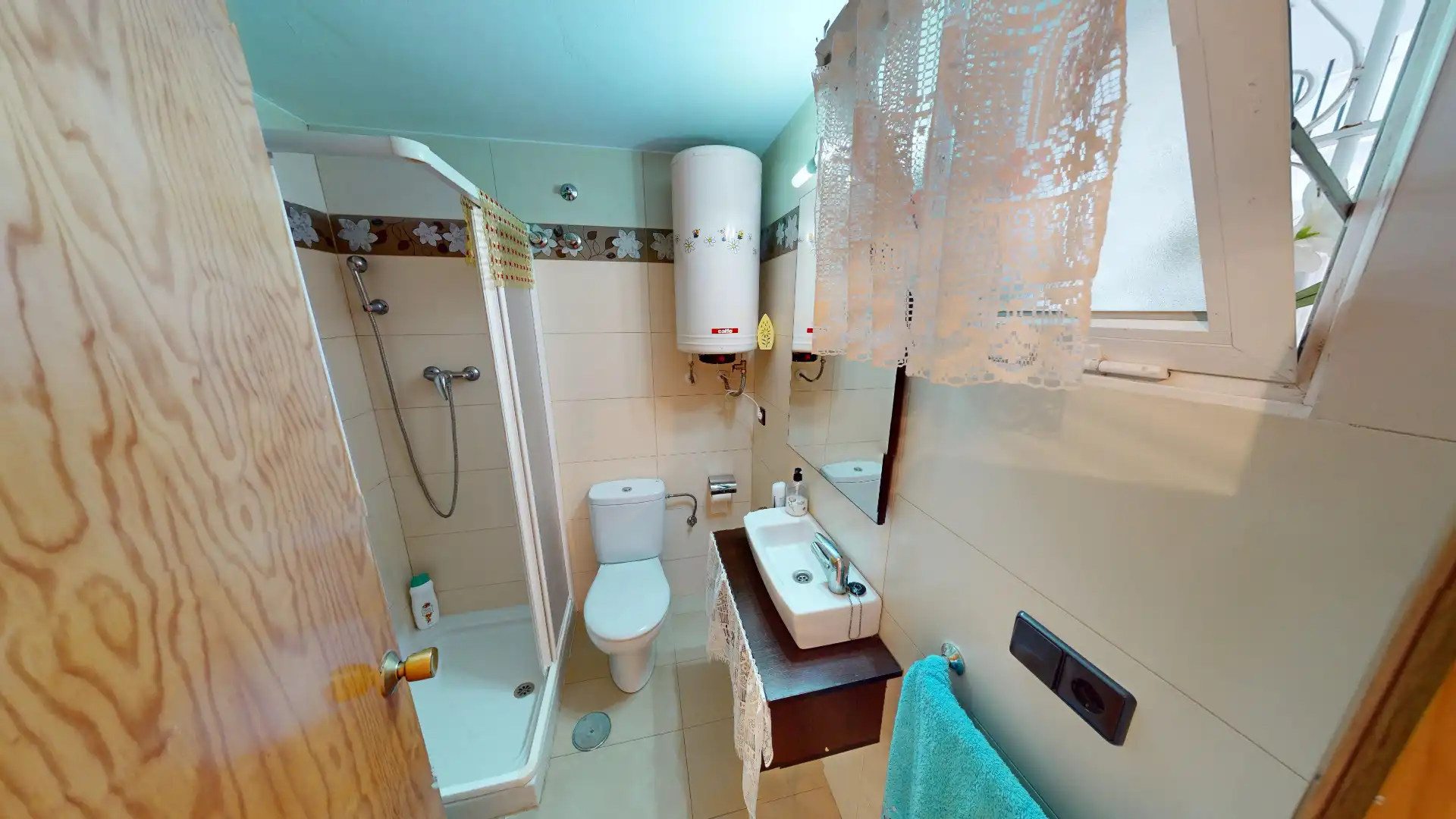 Baño de Piso en venta en Torrevieja con Terraza, Amueblado y Lavadora