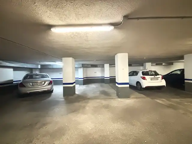Garaje de alquiler en Carrer d'Alloza, Casco Histórico