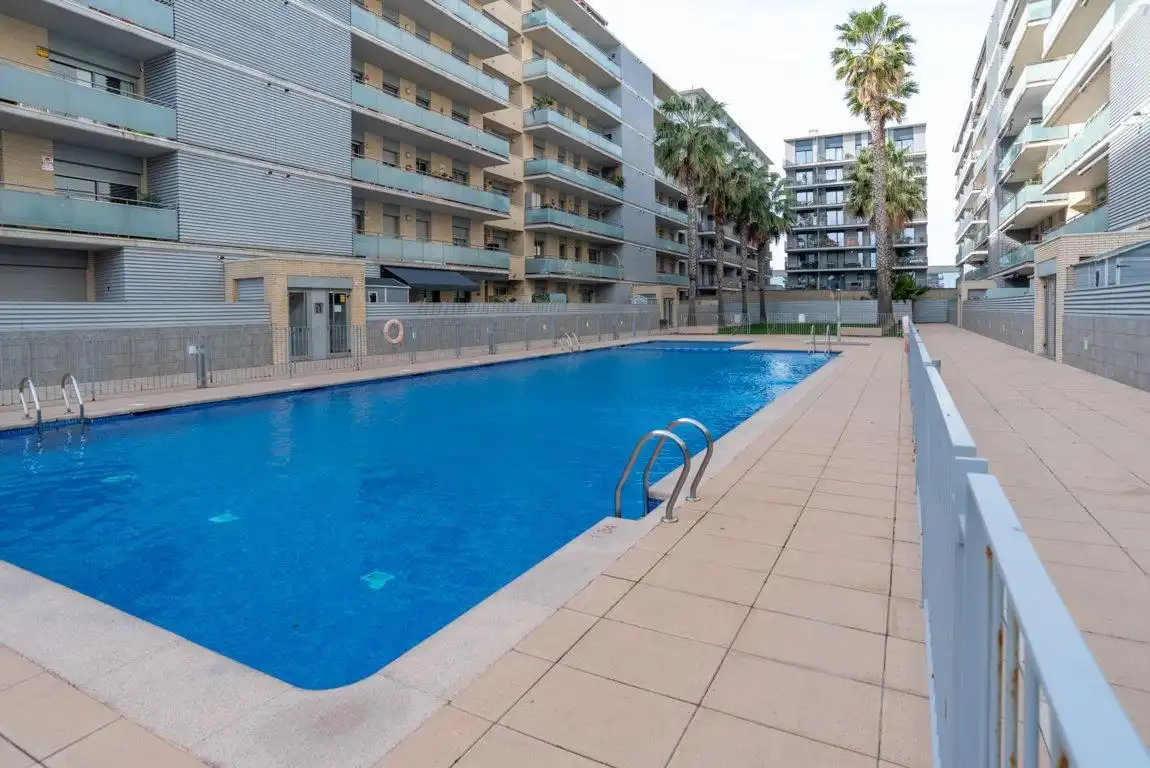 Piscina de Piso en venta en Badalona con Calefacción, Parquet y Terraza