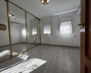 Bedroom of Flat to rent in  Madrid Capital  with Air Conditioner