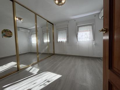 Bedroom of Flat to rent in  Madrid Capital  with Air Conditioner