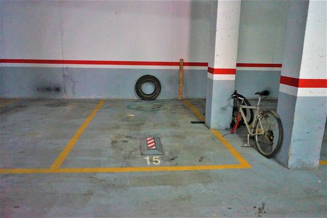 Garaje en Venta en Calle Mira, 4 en Requena