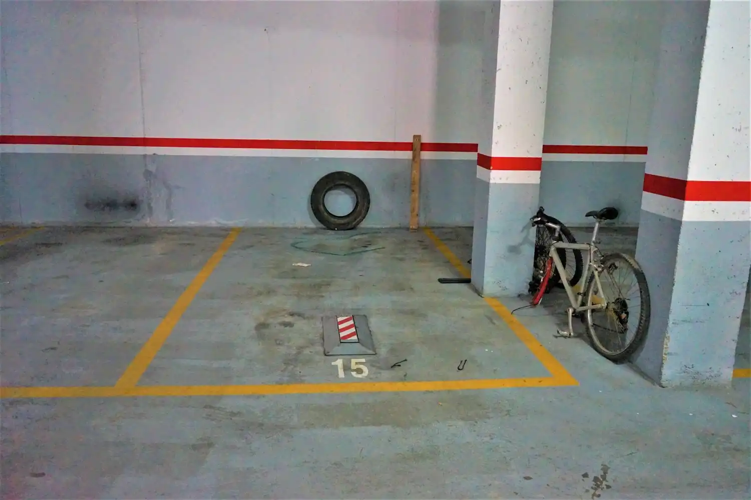 Parkplatz zum Verkauf in Calle Mira 4