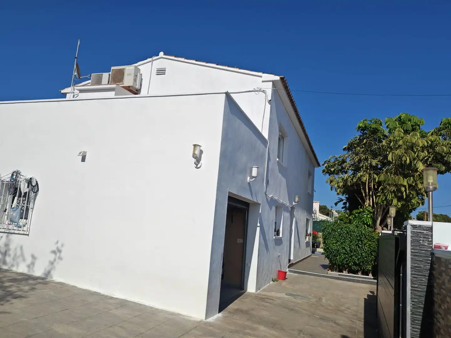 Vista exterior de Casa o xalet en venda en Calpe / Calp amb Aire condicionat, Calefacció i Jardí privat