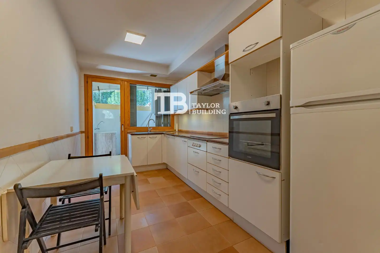 Küche von Wohnung zum Verkauf in  Palma de Mallorca mit Klimaanlage, Heizung und Privatgarten