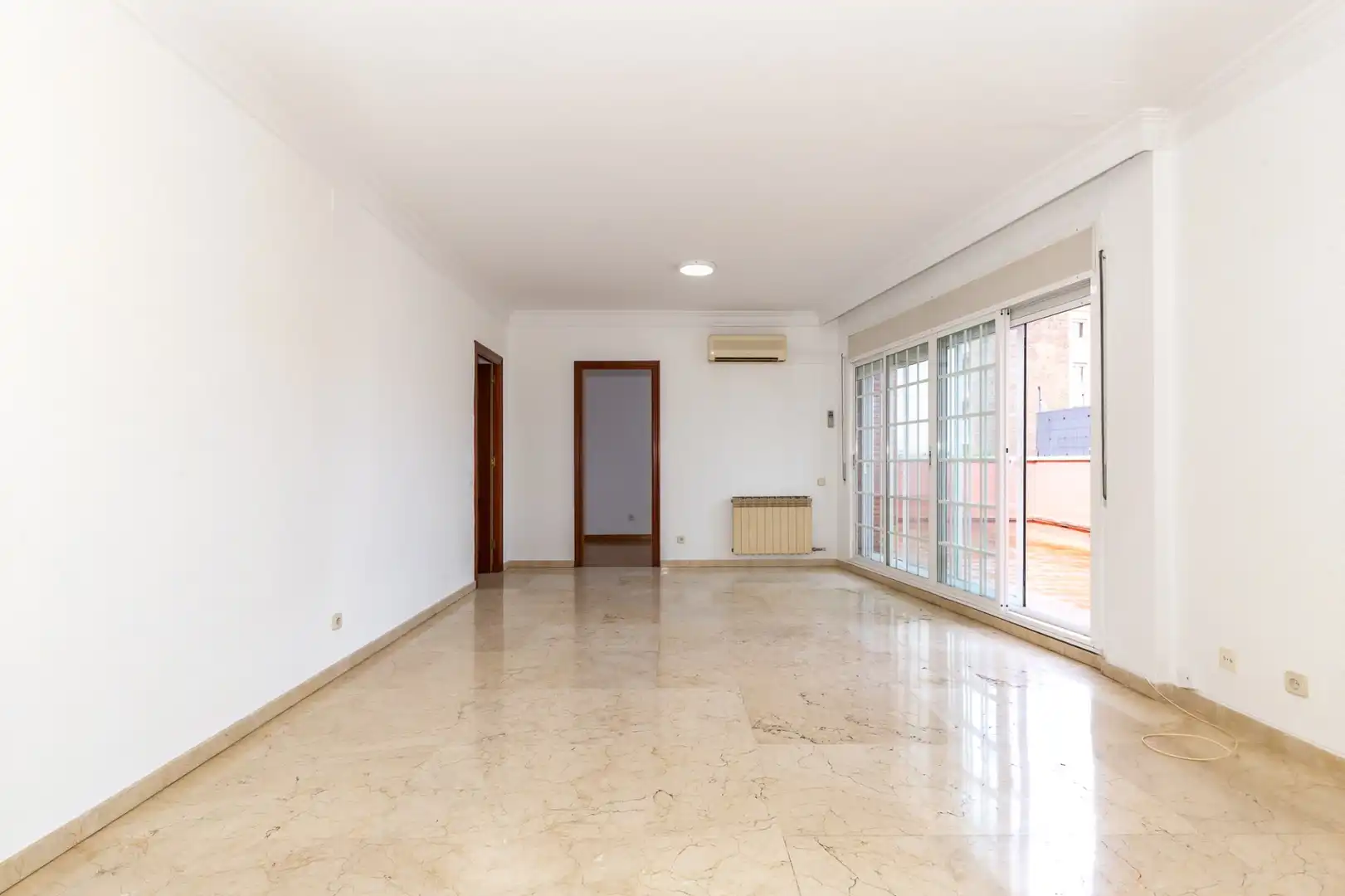 Wohnzimmer von Wohnung zum Verkauf in Sant Just Desvern mit Klimaanlage, Heizung und Terrasse