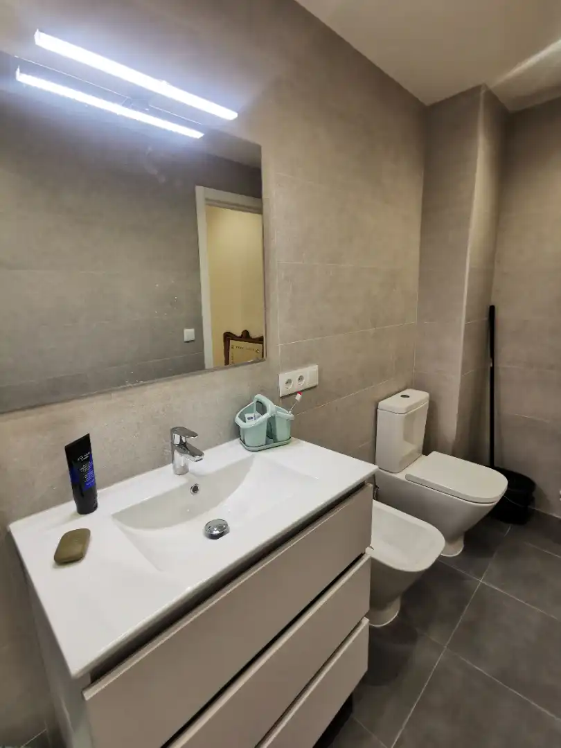 Bathroom of Flat for rent in Salamanca  with Heating, Furnished and Oven