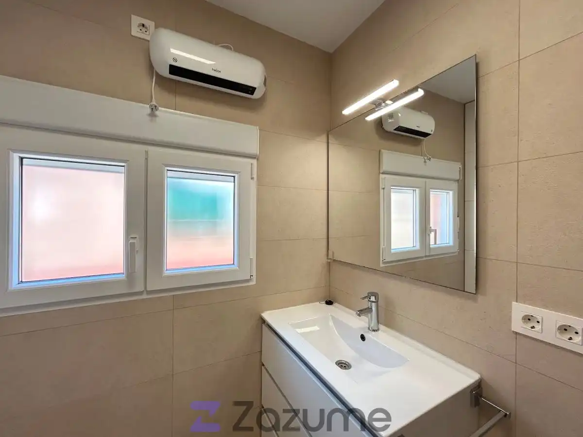 Baño de Ático de alquiler en Granada con Aire acondicionado, Calefacción y Terraza