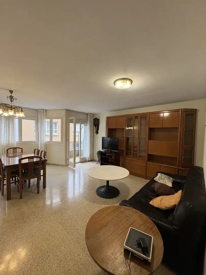 Fotografía del inmueble reportado: 784 €/mes — Girona, Girona