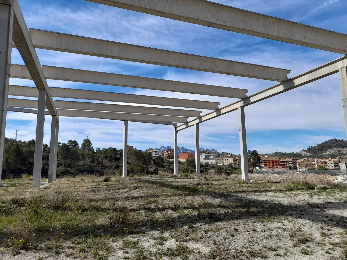 Außenansicht von Fabrikhallen zum Verkauf in El Pont de Vilomara i Rocafort