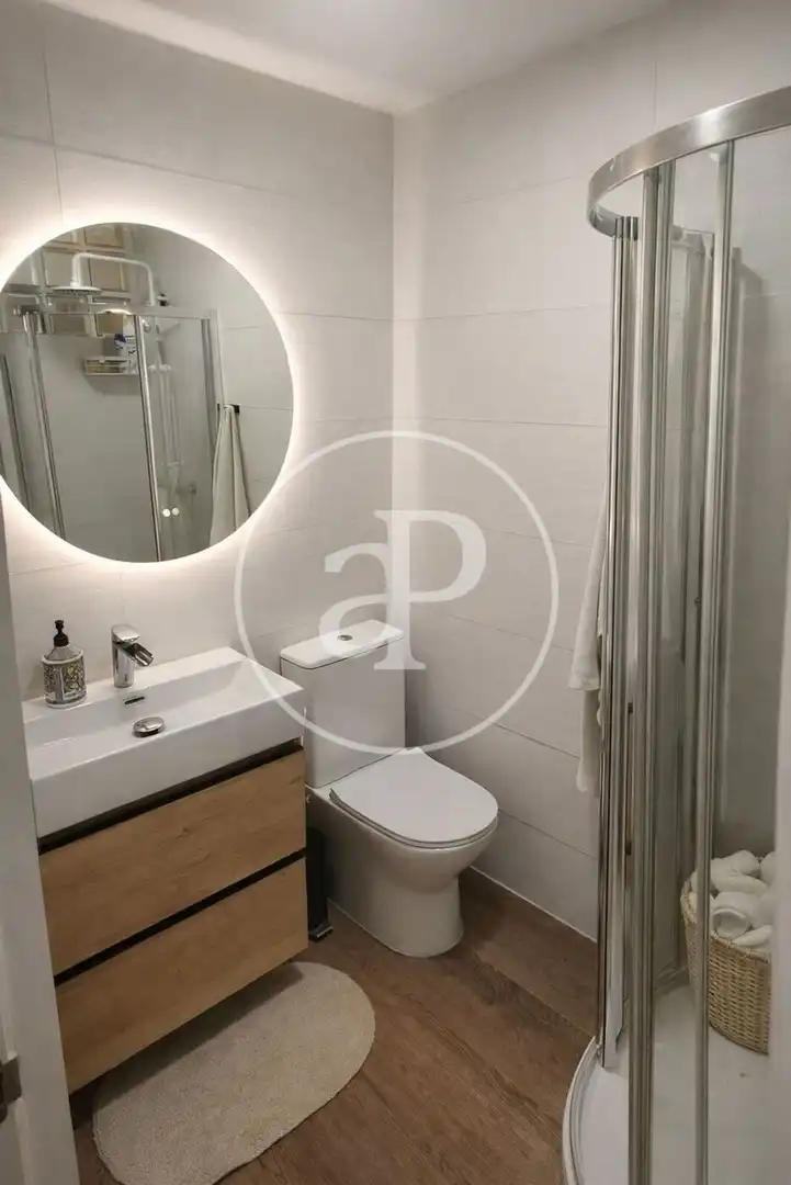 Bany de Pis de lloguer en Valencia amb Aire condicionat, Calefacció i Terrassa