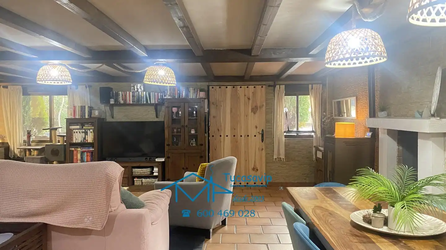 Houses for sale in El Tiemblo