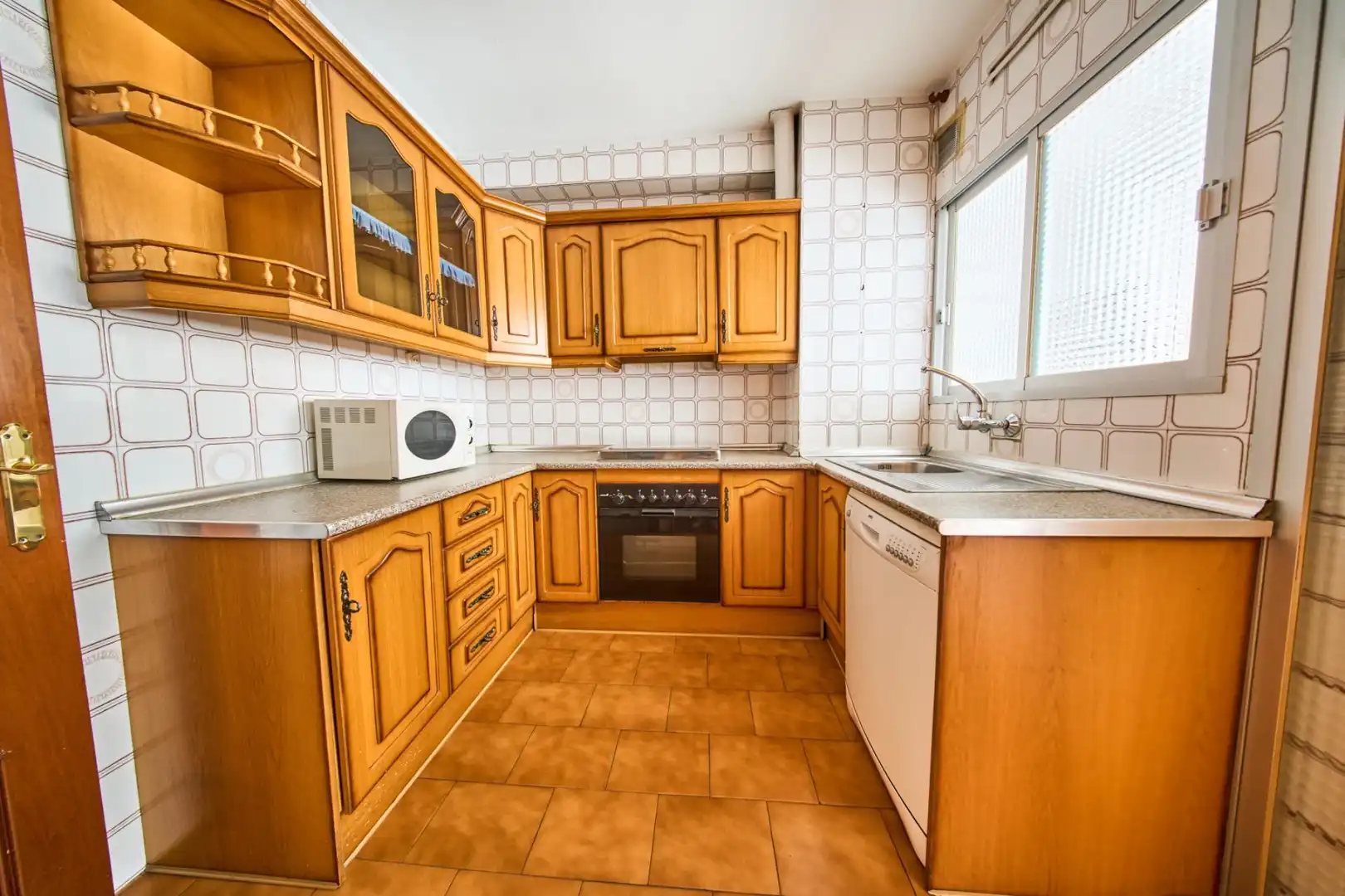 Cocina de Piso en venta en Granada con Calefacción