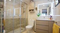 Bathroom of Flat for sale in  Madrid Capital  with Air Conditioner