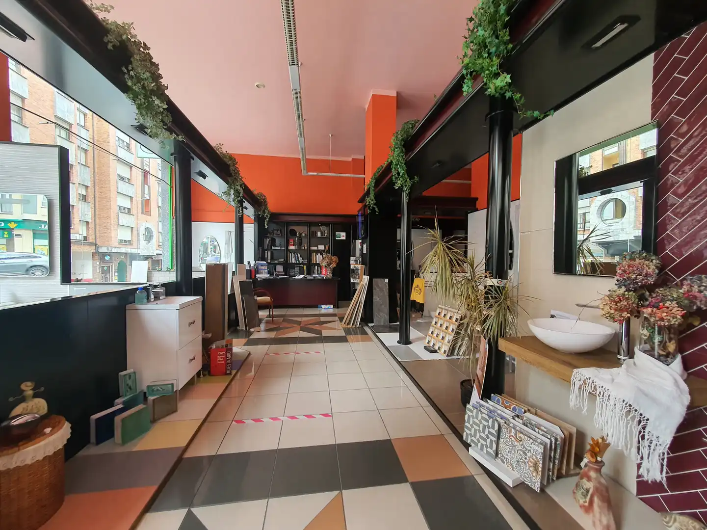 Business premises to rent in Pola de Siero - VALERIANO LEON, imagen 2