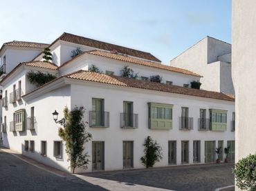 Baixos amb balcó en venda a Estepona Pueblo