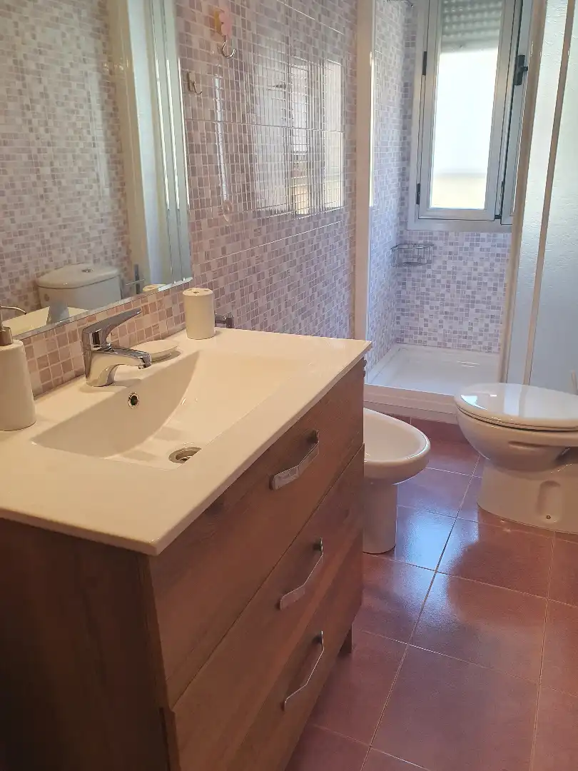 Baño de Ático de alquiler en Granada con Aire acondicionado, Terraza y Amueblado