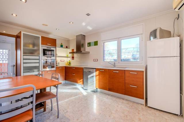 Casa adosada en Venta en Celrà