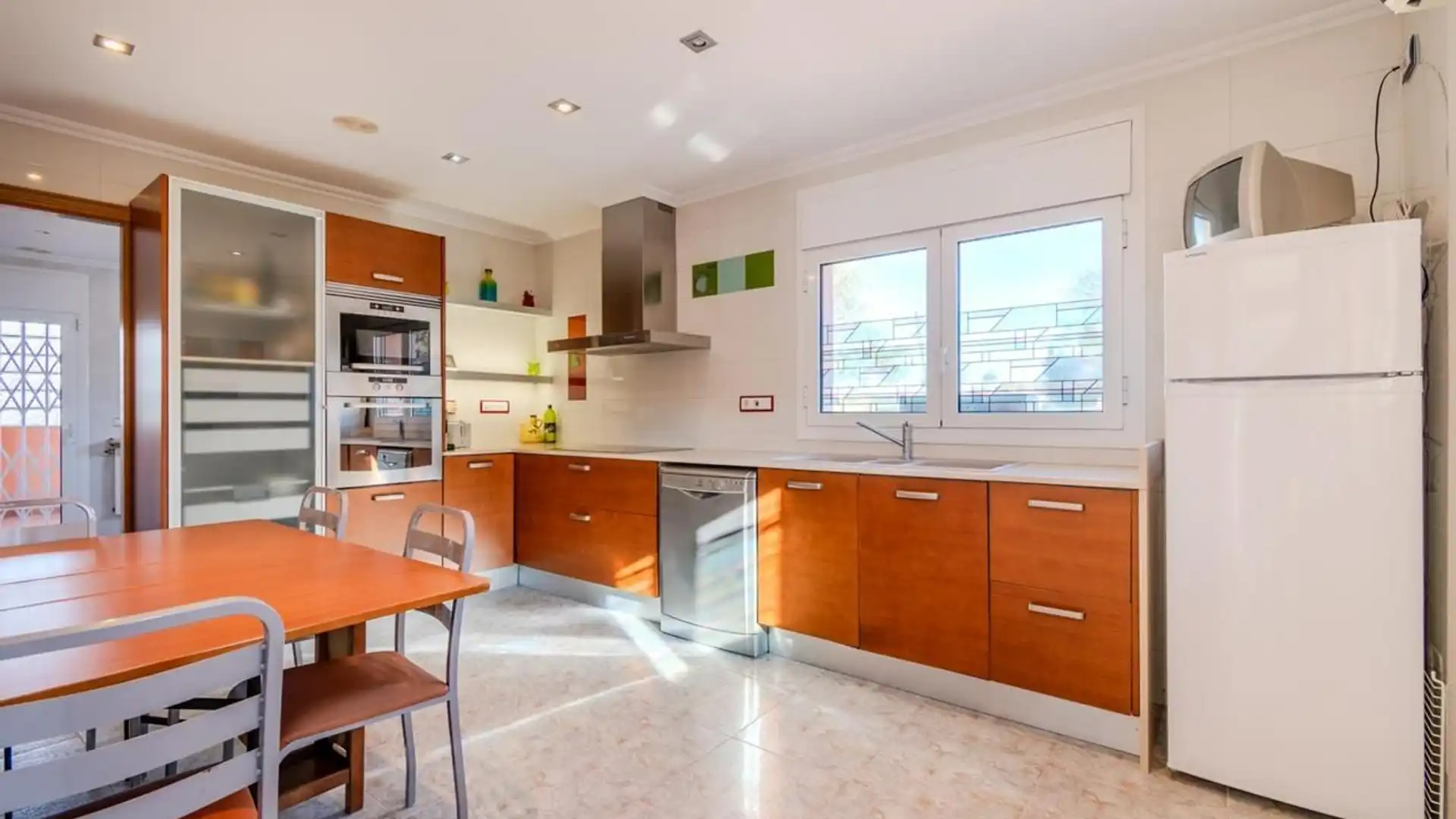 Kitchen of Single-family semi-detached for sale in Celrà