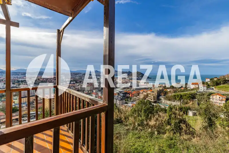 Vista exterior de Piso en venta en Donostia - San Sebastián  con Calefacción, Terraza y Trastero
