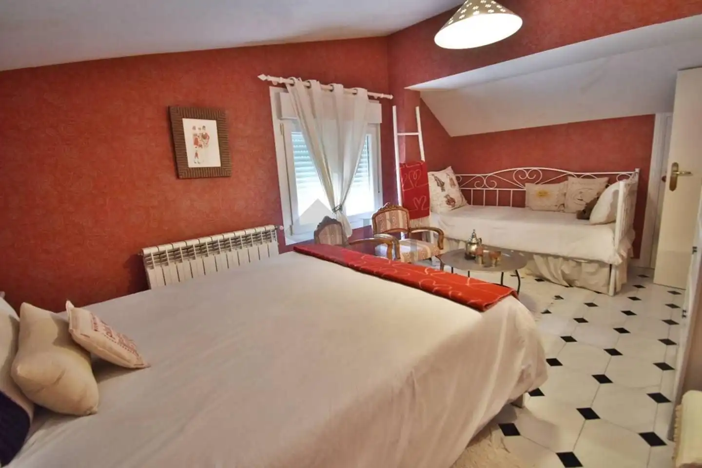 Habitación de Casa o chalet en venta en Olmedo con Calefacción, Jardín privado y Piscina comunitaria