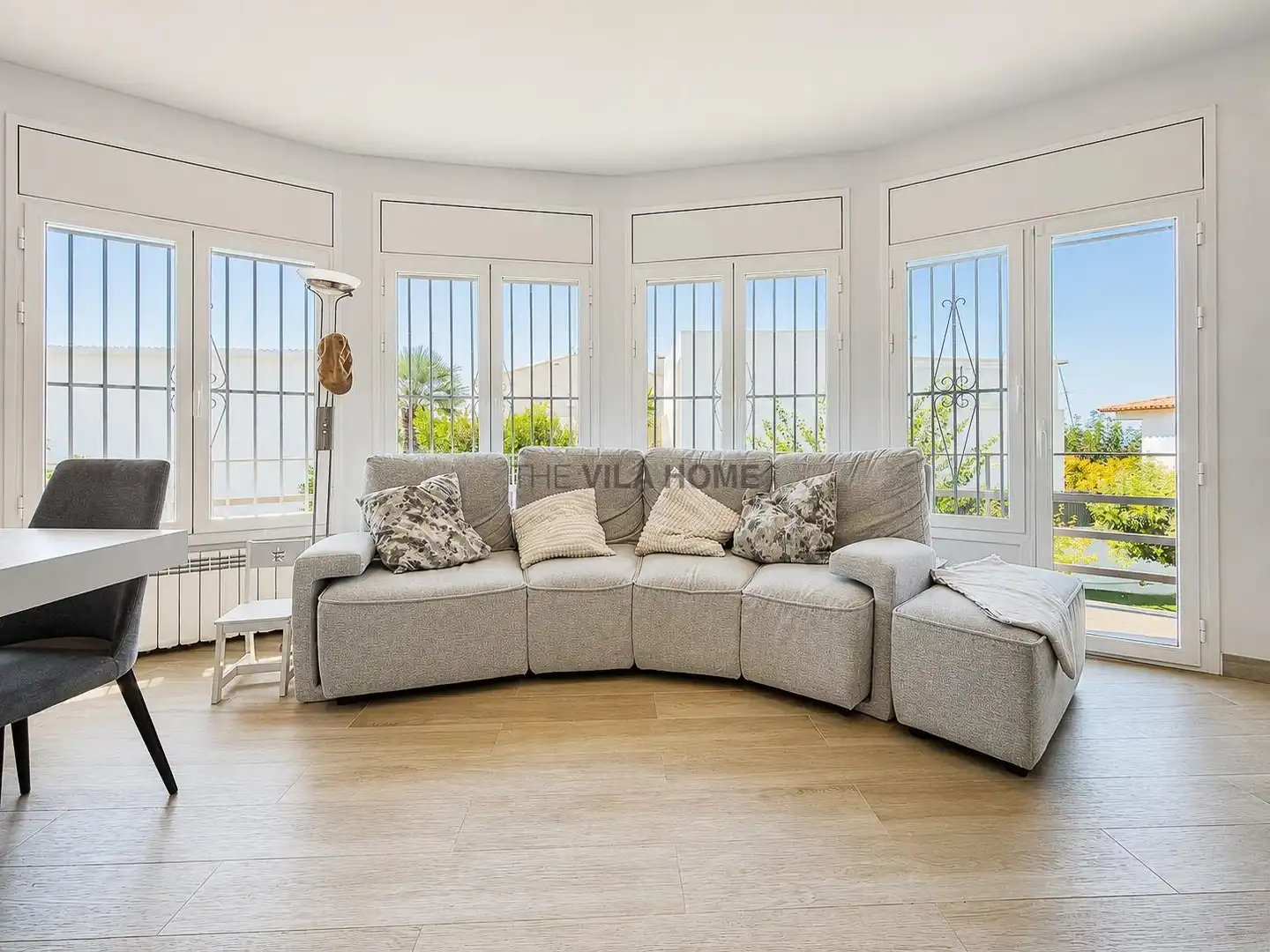 Sala de estar de Casa o chalet en venta en Vilanova i la Geltrú con Aire acondicionado, Calefacción y Jardín privado