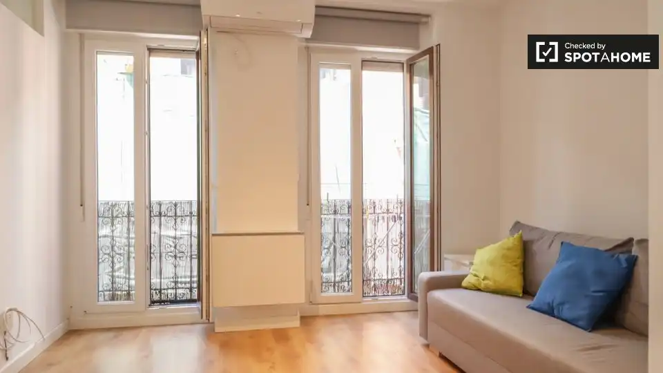 Flat with terrace to rent in Centro, imagen 3