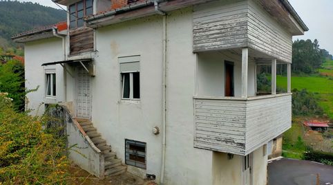 Foto 2 de Finca rústica en venta en Pravia, Asturias