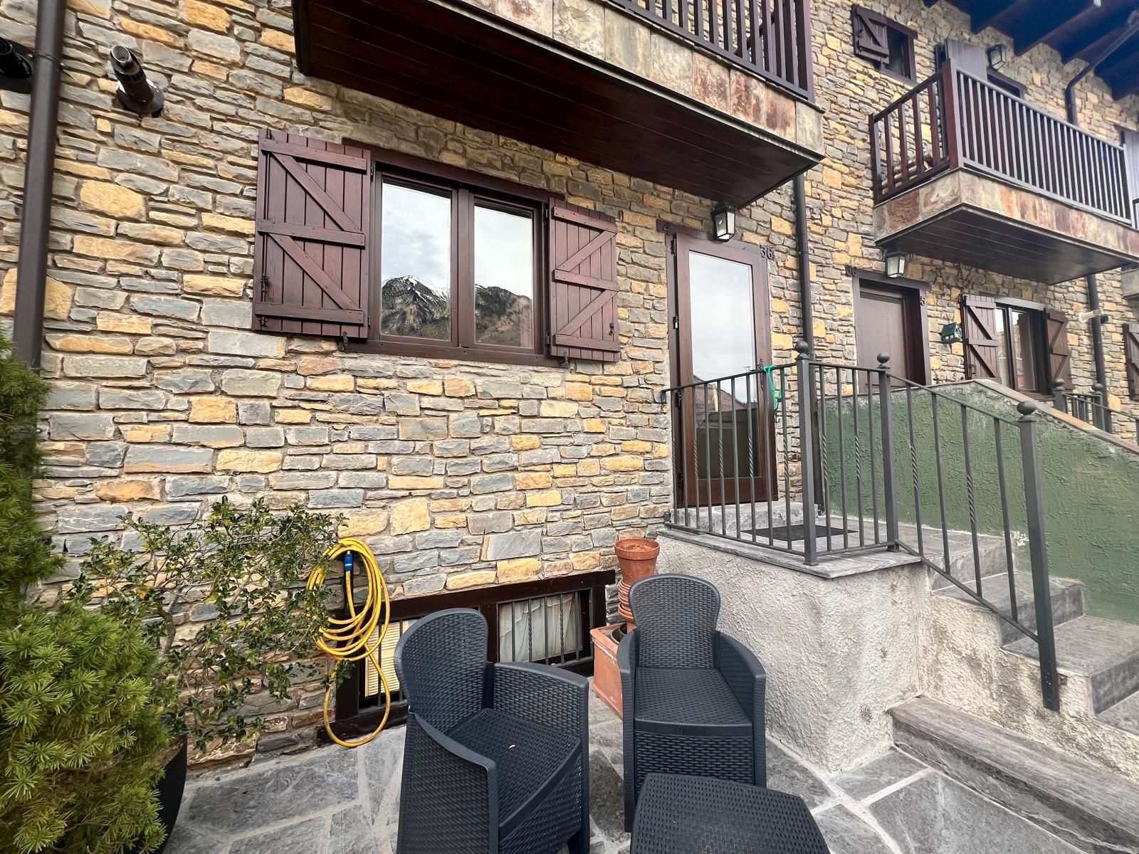 Vista exterior de Casa o xalet en venda en Bossòst amb Calefacció, Jardí privat i Parquet