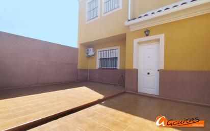 Terrassa de Casa adosada en venda en Alameda amb Terrassa i Piscina comunitària
