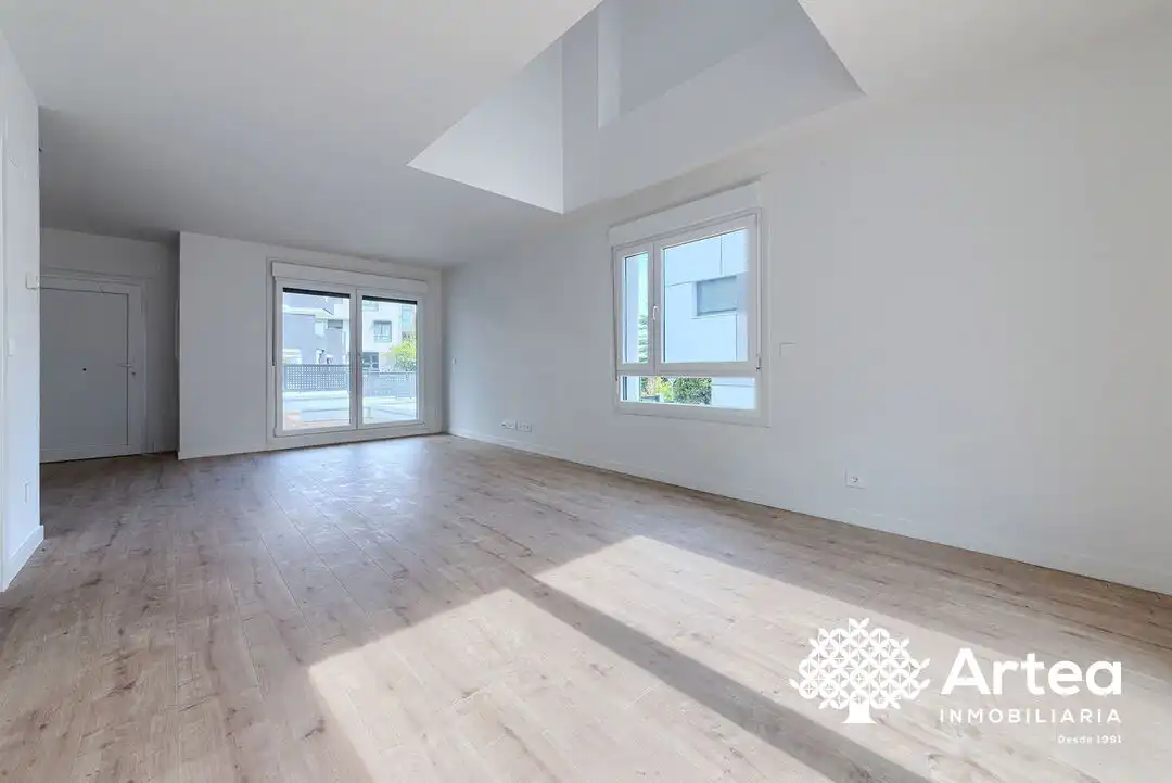 Detached house with terrace for sale in Julian Garaizar Kalea, imagen 12