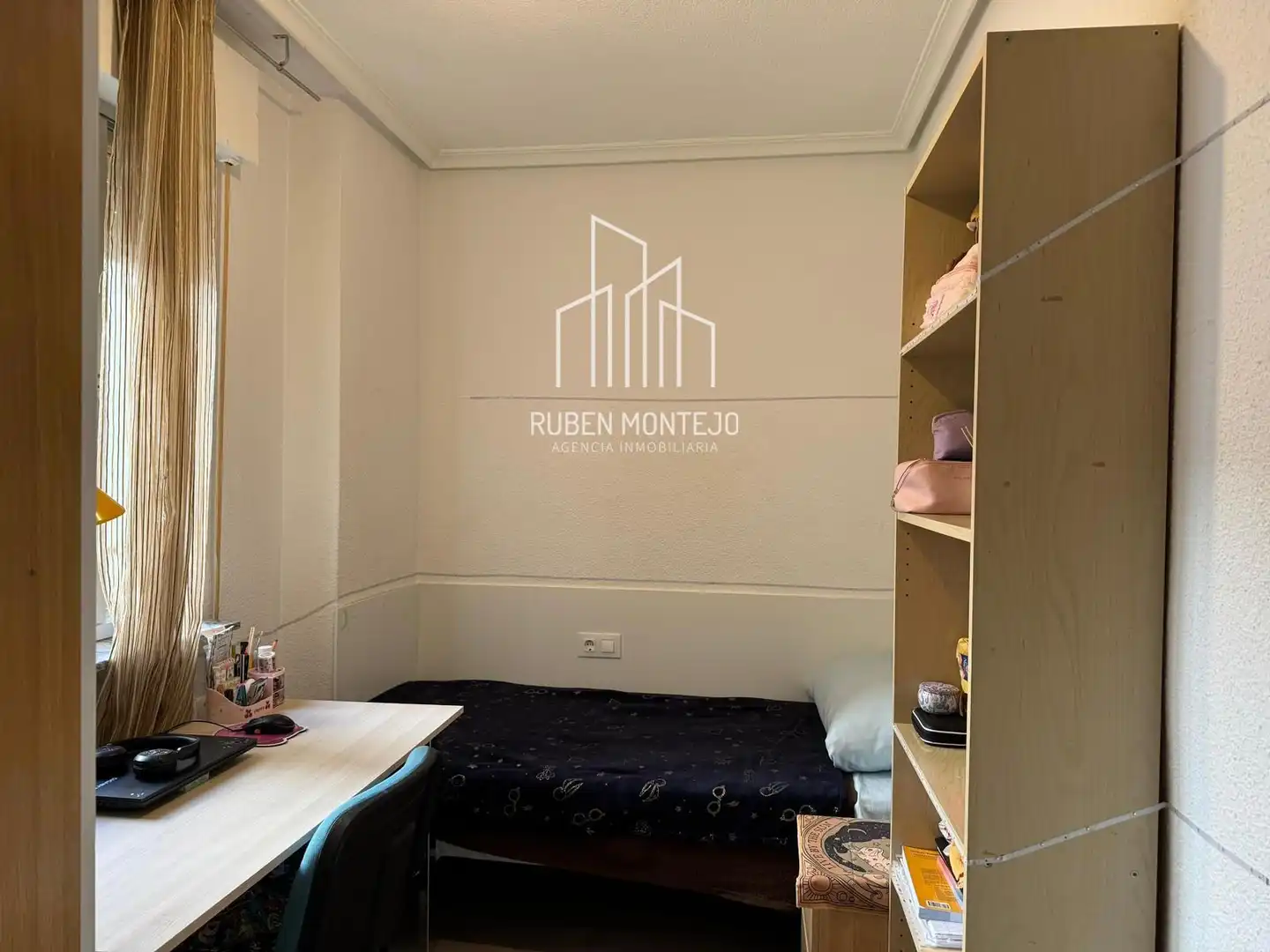 Schlafzimmer von Wohnung zur untervermieten in Salamanca mit Heizung, Terrasse und Möbliert