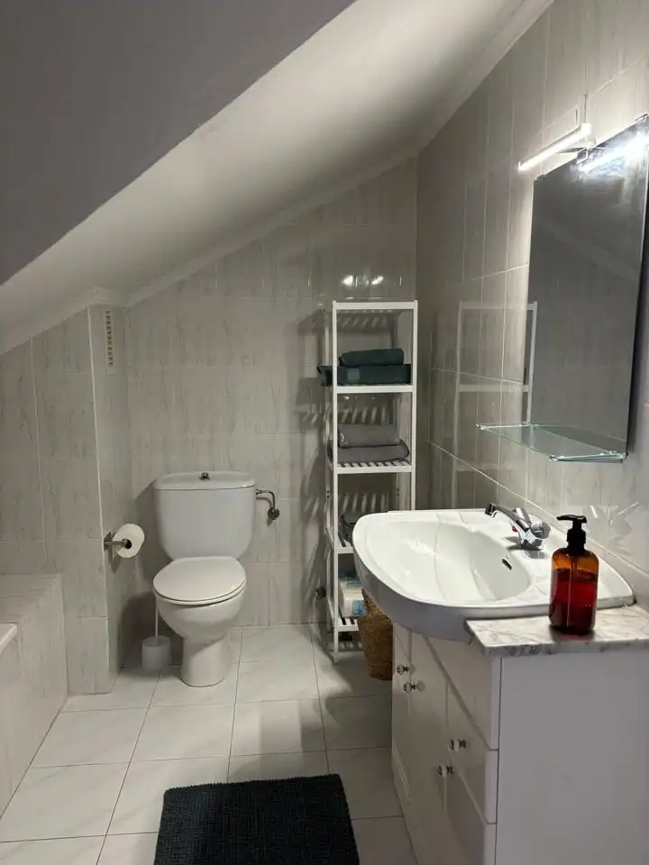 Badezimmer von Haus oder Chalet zur Miete in Laredo mit Privatgarten und Terrasse