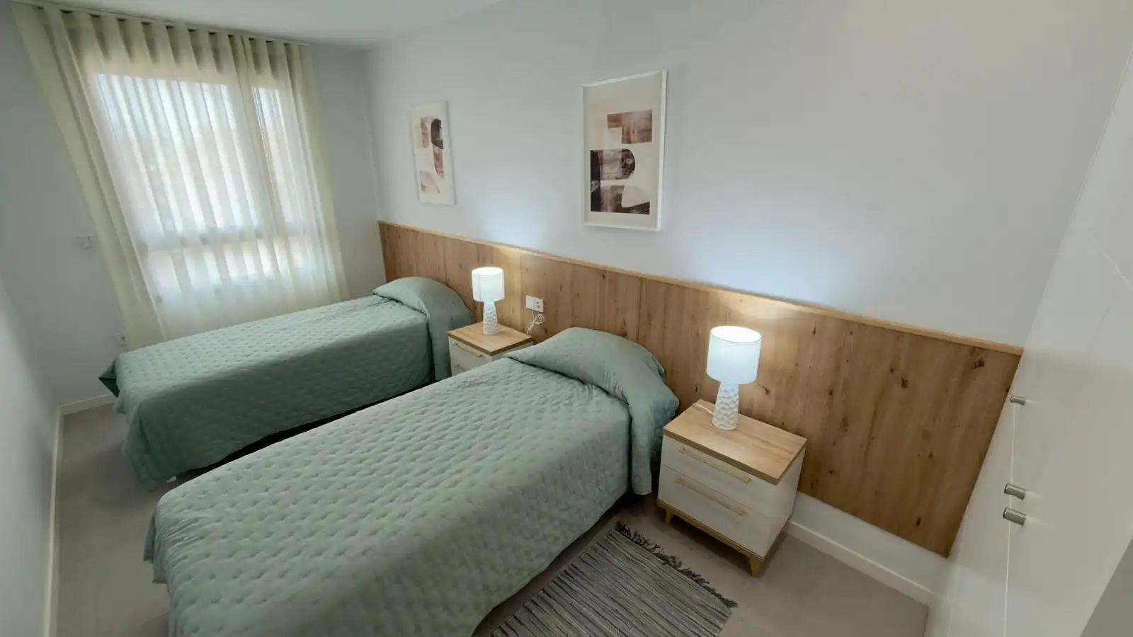 Dormitori de Apartament de lloguer en Finestrat amb Aire condicionat, Jardí privat i Terrassa