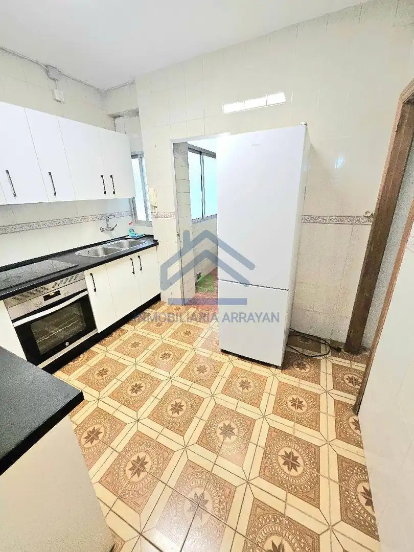 Cocina de Piso en venta en Granada con Terraza y Amueblado