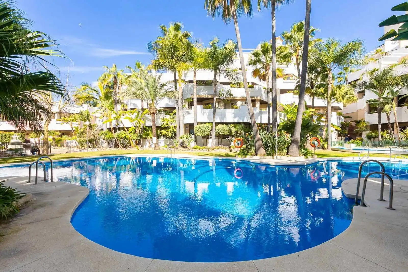 Mini appartamento con piscina in vendita a Nueva Andalucía, imagen 32