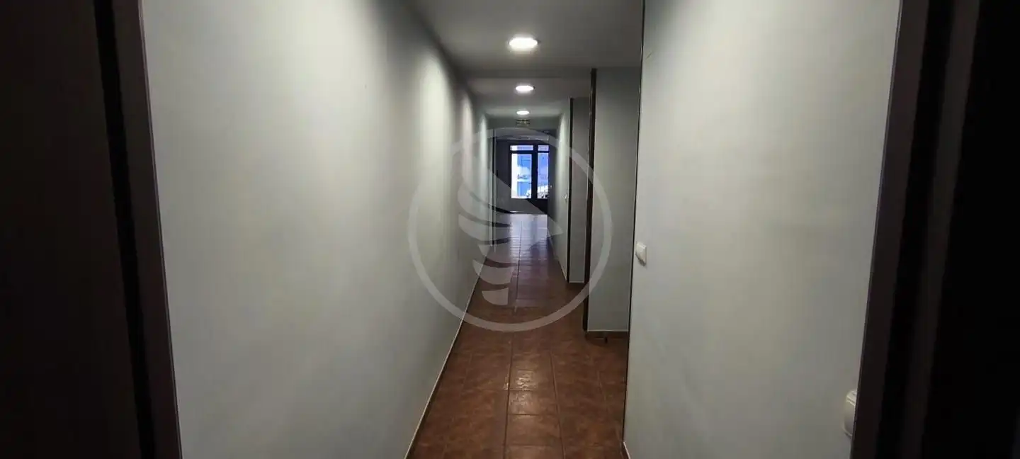 Geschaftsraum zur Miete in Linares