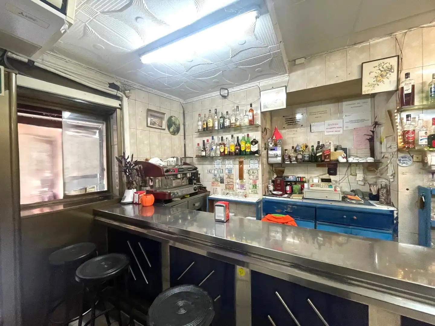 Local en venta en Barcelona con Aire acondicionado, Amueblado y Alarma