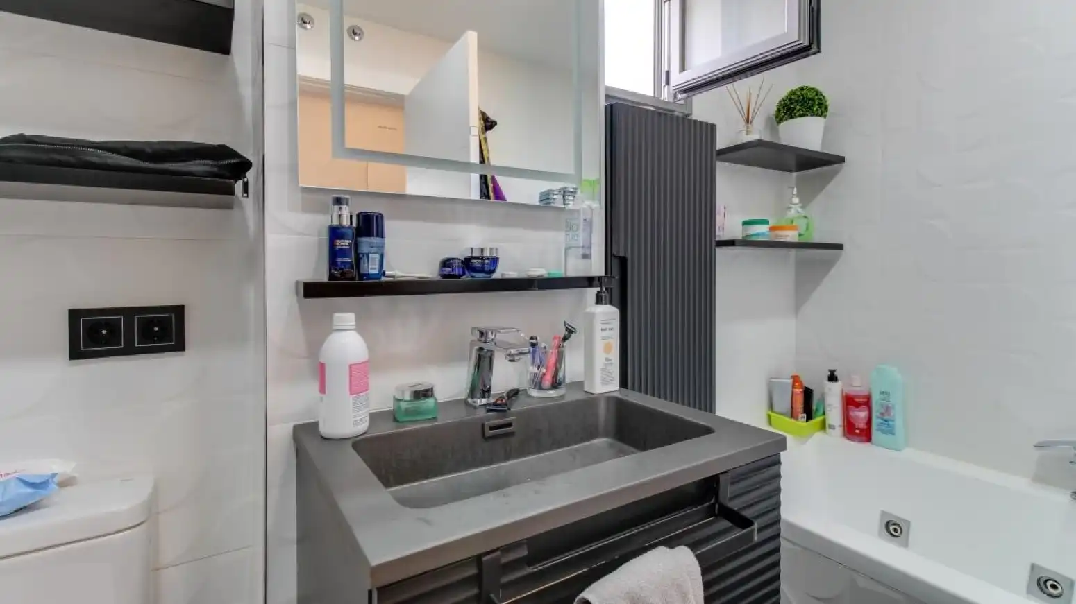 Badezimmer von Haus oder Chalet zum Verkauf in Villamayor mit Klimaanlage, Heizung und Privatgarten