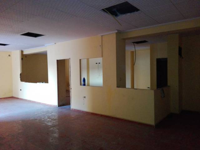 Local comercial en Venta en Torrefiel